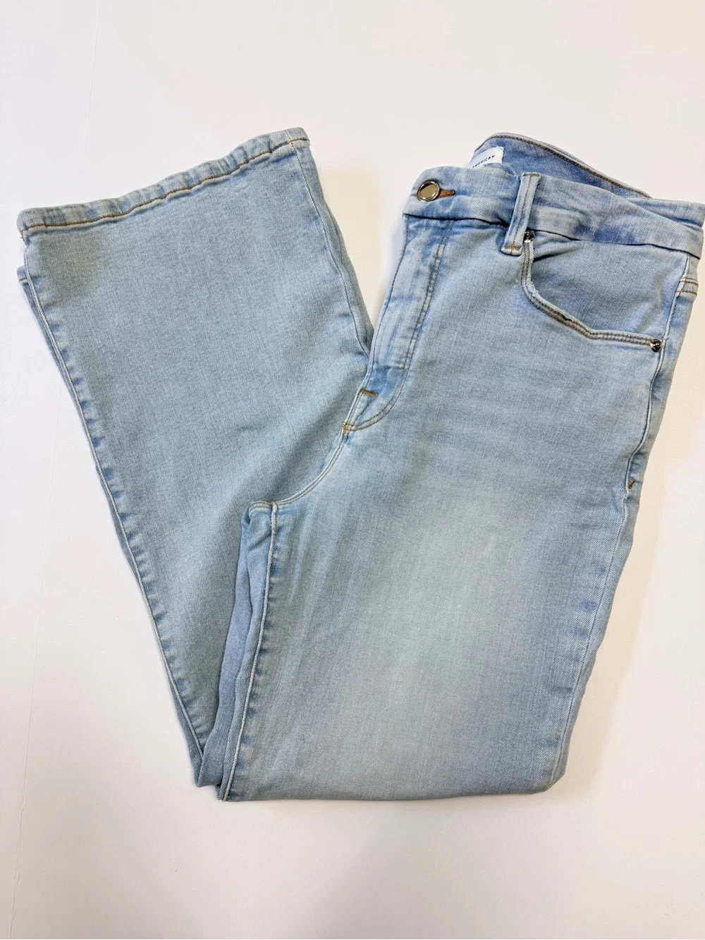 Good American Good Curve Crop Bootcut Jeans Light Wash Distressed Women’s 10/30